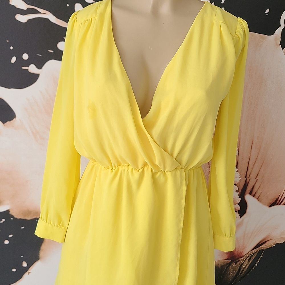 🧡2/$15 Shein Side beautiful yellow long sleeve billowing blouse size Medium